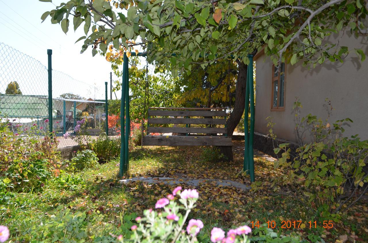 Petrovskaya Pristan Hotel Cholpon-Ata Exterior photo